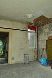 <p>Ook het stucplafond in de opkamer zal omstreeks 1874 zijn aangebracht. </p>
